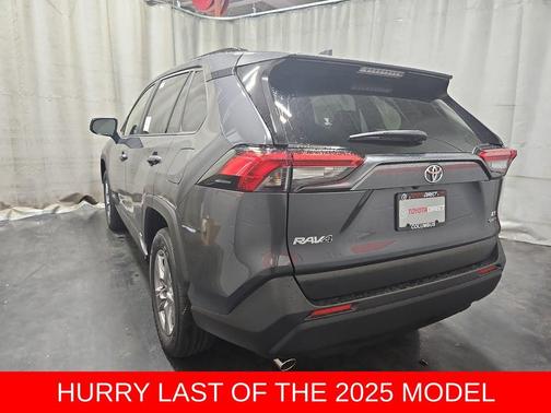 2025 Toyota RAV4 Hybrid LE