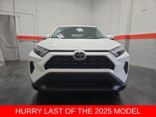 2025 Toyota RAV4 LE