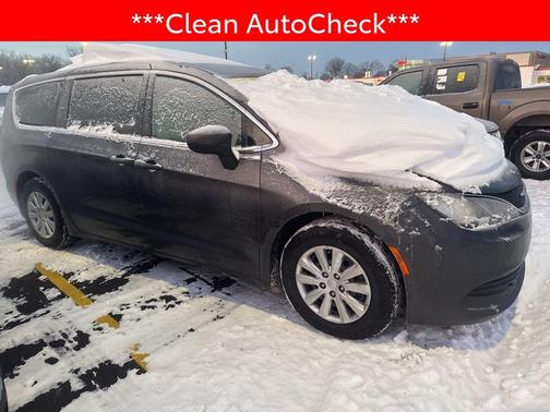 2020 Chrysler Voyager L