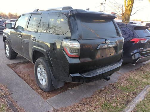 2022 Toyota 4Runner SR5