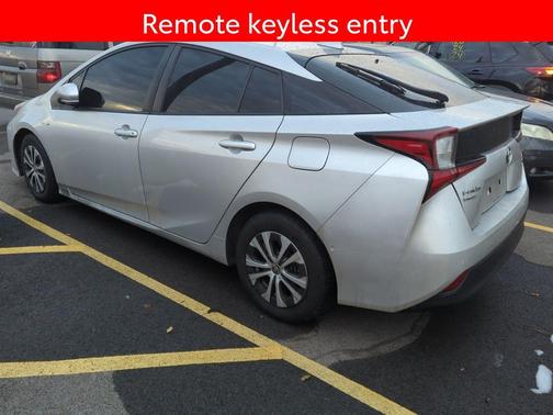 2021 Toyota Prius LE