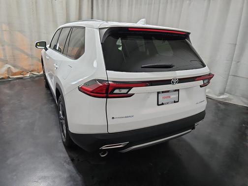 2026 Toyota Grand Highlander Hybrid Platinum MAX