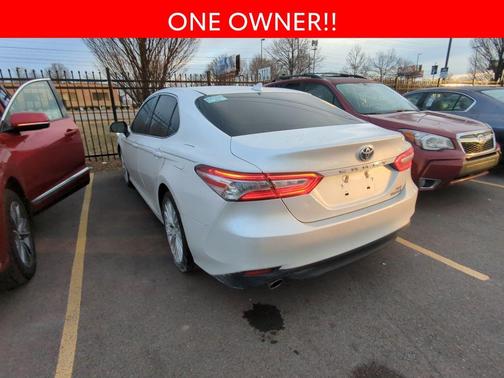 2020 Toyota Camry Hybrid XLE