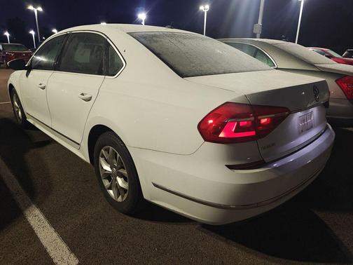 2016 Volkswagen Passat 1.8T S