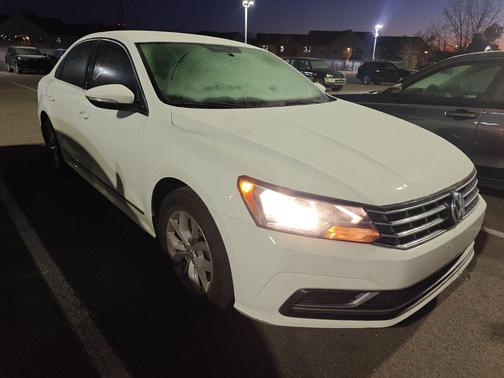 2016 Volkswagen Passat 1.8T S