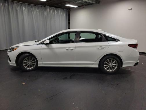2018 Hyundai SONATA SE