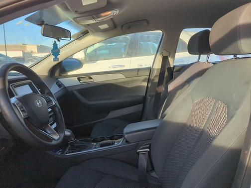 2018 Hyundai SONATA SE