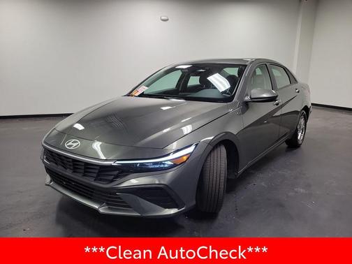 2025 Hyundai ELANTRA SE