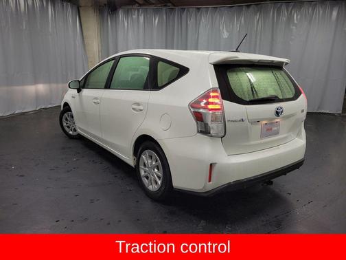 2016 Toyota Prius v Three