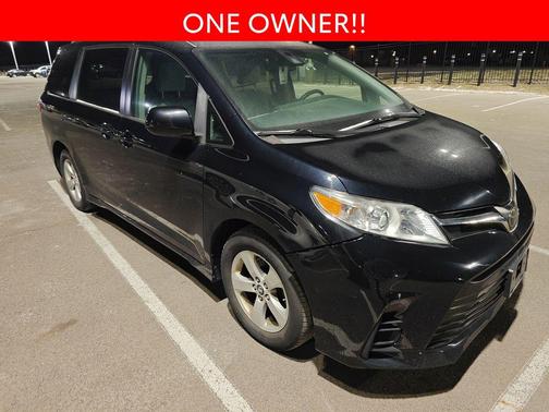2019 Toyota Sienna LE