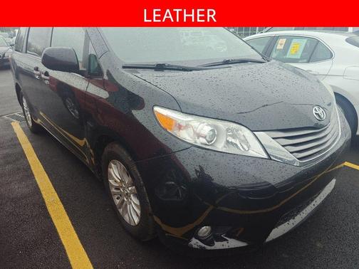 2017 Toyota Sienna XLE