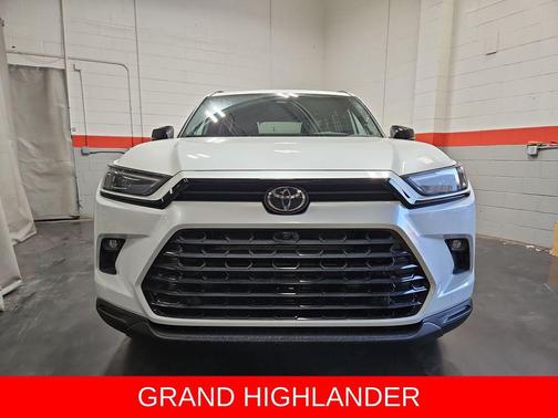 2026 Toyota Highlander Hybrid Base