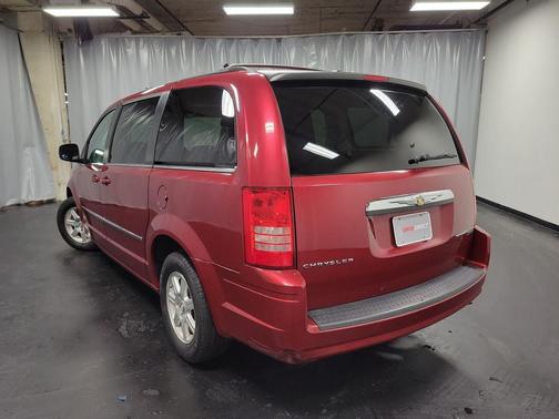 2010 Chrysler Town & Country Touring