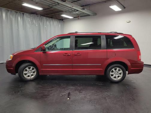 2010 Chrysler Town & Country Touring