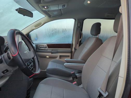 2010 Chrysler Town & Country Touring