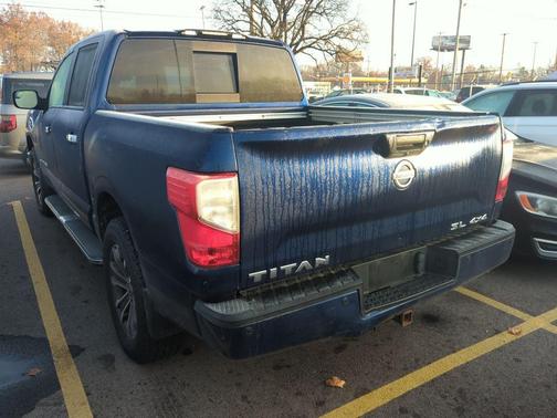 2017 Nissan Titan SL