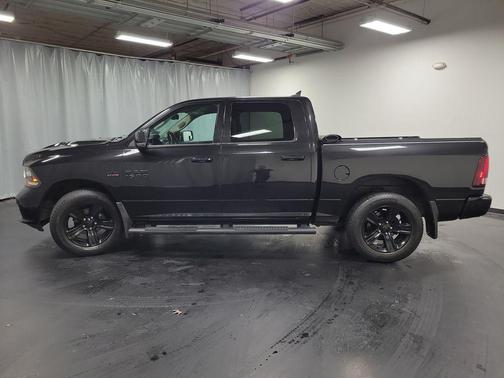 2017 RAM 1500 Night Crew Cab 4x4 5'7' Box