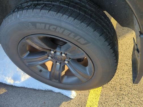 2017 RAM 1500 Night Crew Cab 4x4 5'7' Box