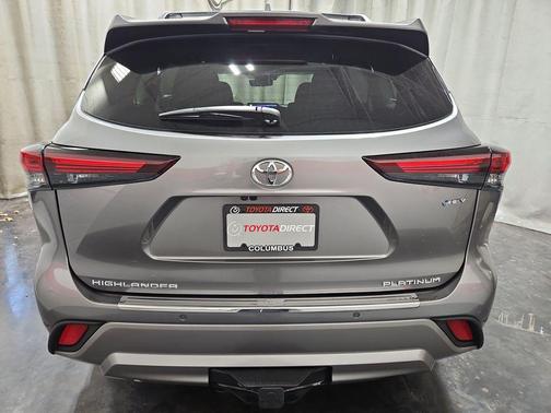 2026 Toyota Highlander Hybrid Platinum