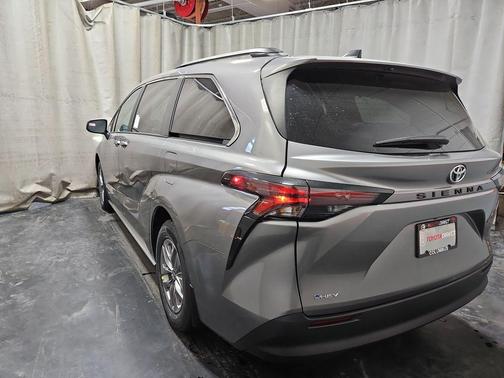 2026 Toyota Sienna LE