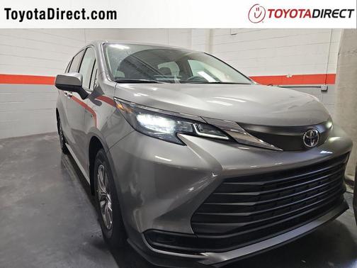 2026 Toyota Sienna LE