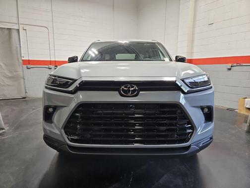 2026 Toyota Highlander Hybrid Base