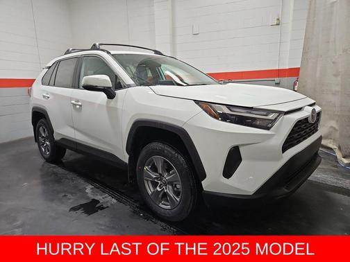 2025 Toyota RAV4 XLE