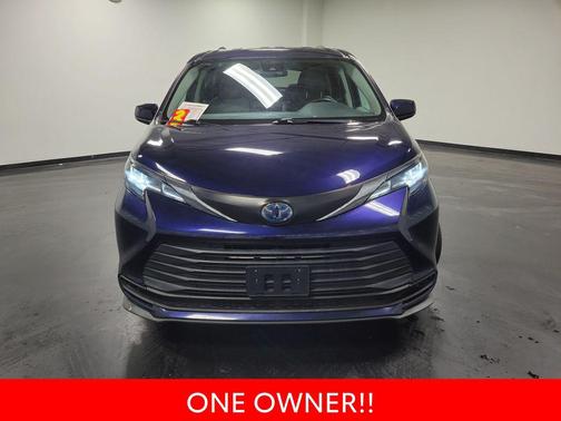 2021 Toyota Sienna LE