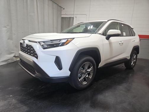 2025 Toyota RAV4 Hybrid LE