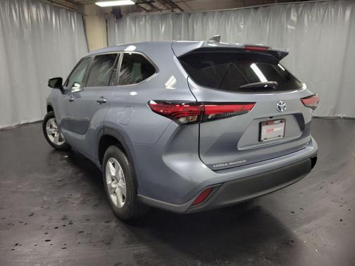 2023 Toyota Highlander Hybrid LE