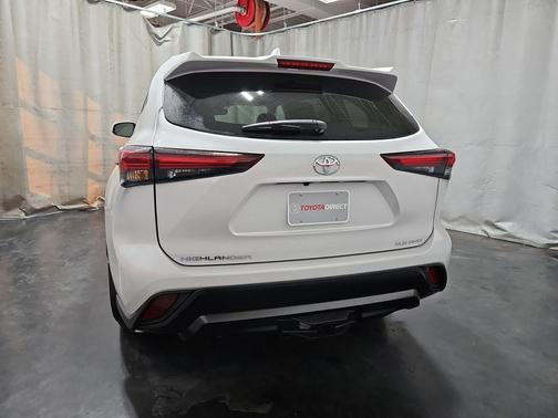 2025 Toyota Highlander XLE