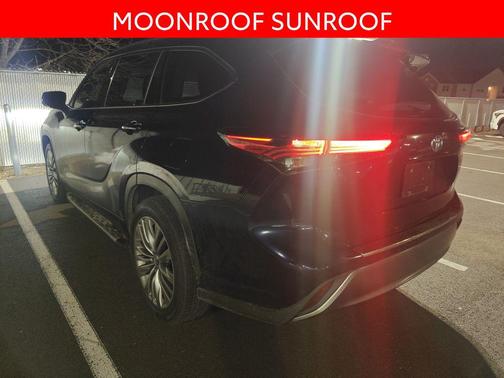 2022 Toyota Highlander Hybrid Platinum