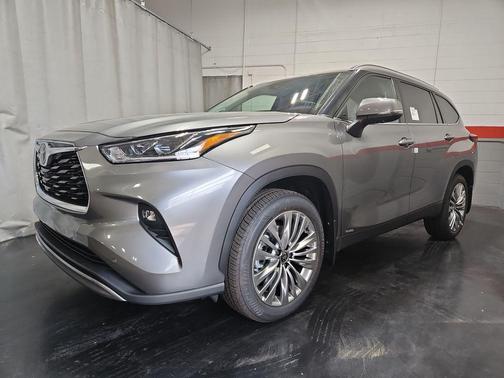 2026 Toyota Highlander Hybrid Platinum
