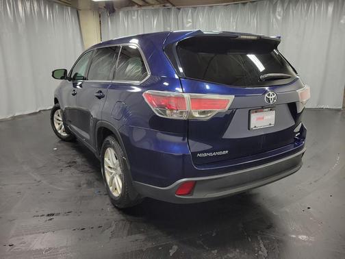 2016 Toyota Highlander LE