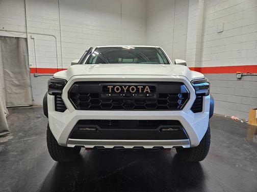 2025 Toyota Tacoma Hybrid Trailhunter