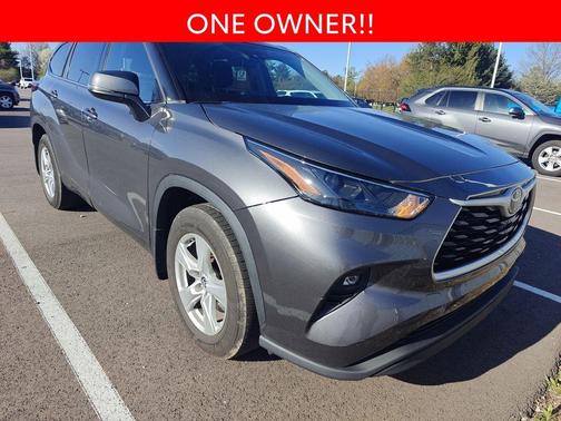 2022 Toyota Highlander LE