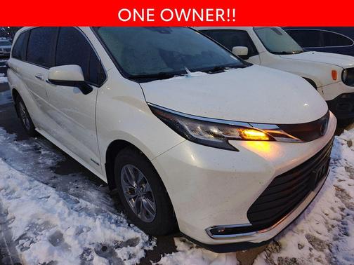 2021 Toyota Sienna XLE 7 Passenger