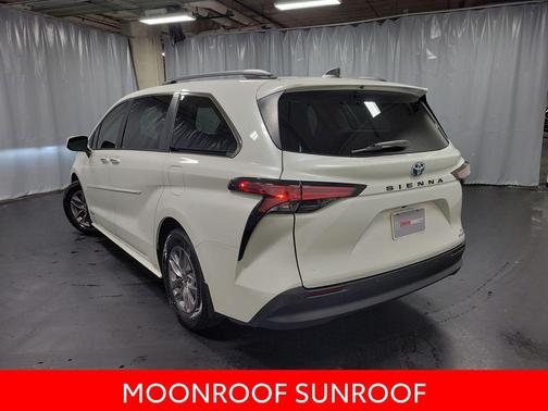 2021 Toyota Sienna XLE 7 Passenger