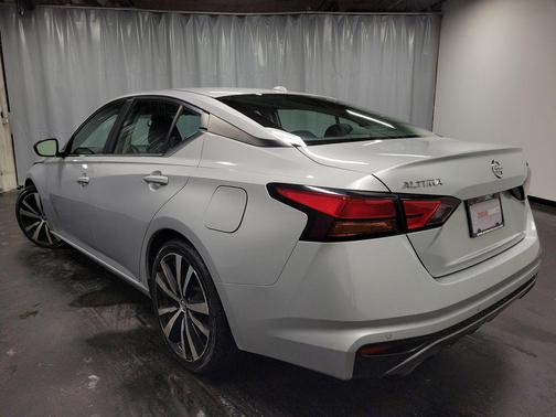 2022 Nissan Altima SR FWD
