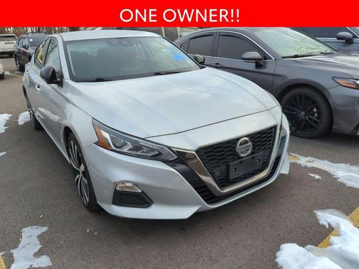 2022 Nissan Altima SR FWD