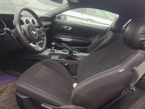 2020 Ford Mustang EcoBoost