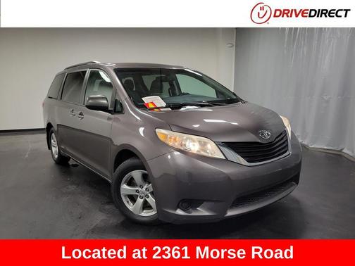 2017 Toyota Sienna LE