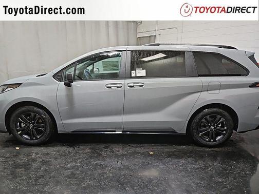 2025 Toyota Sienna XSE 7 Passenger