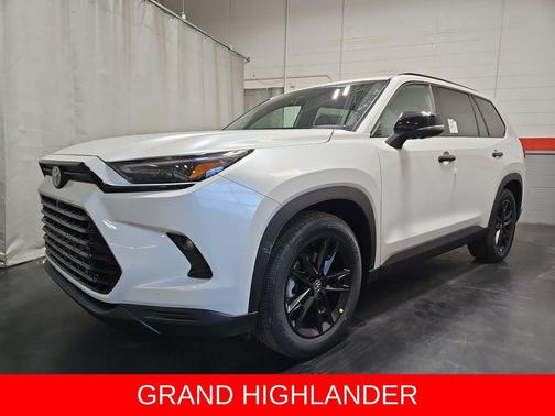 Wind Chill Pearl 2026 Toyota Highlander Hybrid Base