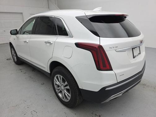 White 2022 Cadillac XT5 Premium Luxury