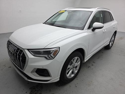Arkona White 2024 Audi Q3 40 Premium