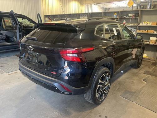 Black 2025 Chevrolet Trax 2RS