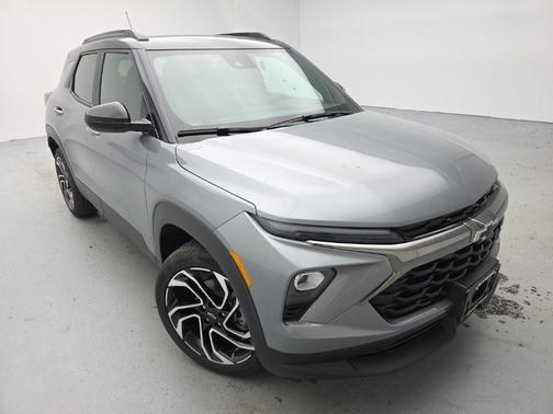 Sterling Gray Metallic 2026 Chevrolet Trailblazer RS