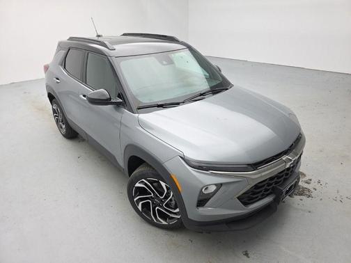 Sterling Gray Metallic 2026 Chevrolet Trailblazer RS