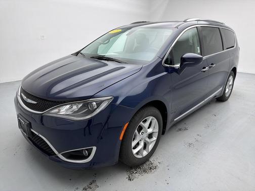 2019 Chrysler Pacifica Touring-L Plus